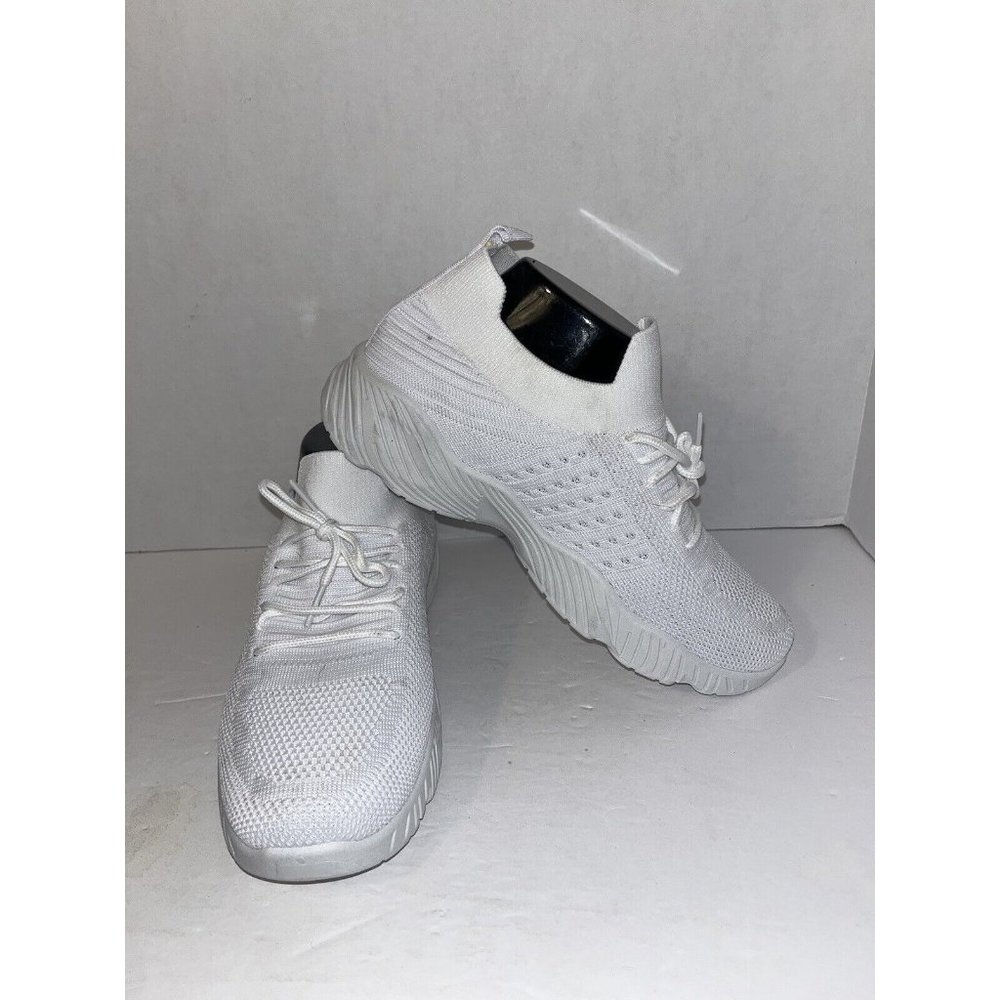 Wild Diva Lounge Sneakers Shoes Women 9 White Low Top Perforated running Walking